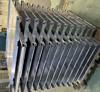 Extrusion type cooling plate