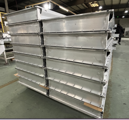 Battery pack cooling box