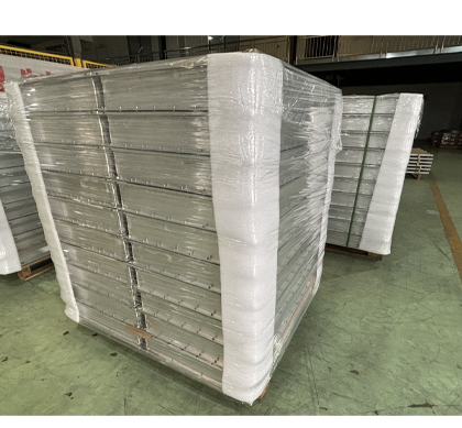 Battery pack cooling box