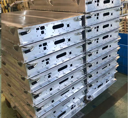 Battery pack cooling box