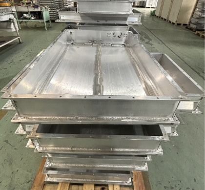 Battery pack cooling box